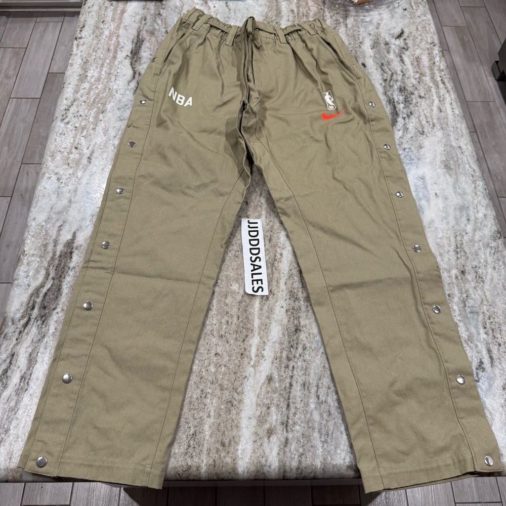 Nike Team 31 NBA Pants Neutral Olive FQ3600-276 Men’s Sz M NWT RARE $150